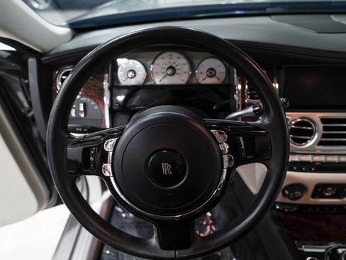 Used 2015 Rolls-Royce Ghost RWD image 10