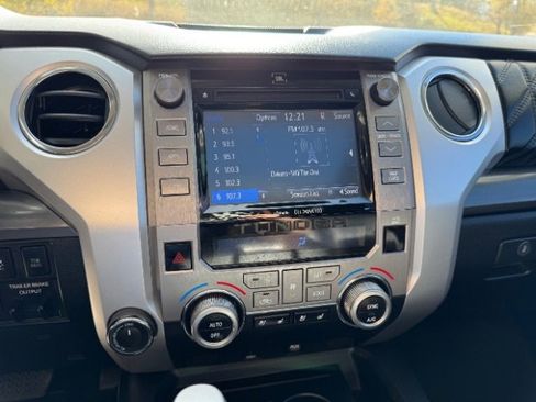 Used 2018 Toyota Tundra Platinum image 30