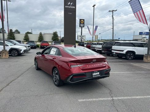 Certified 2026 Hyundai Elantra Limited FWD image 6