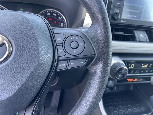 Used 2020 Toyota RAV4 XLE w/ Convenience Package AWD/4WD image 19