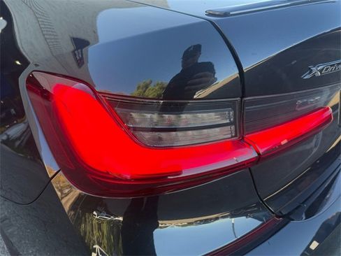Used 2022 BMW 330i xDrive Sedan w/ M Sport Package image 33