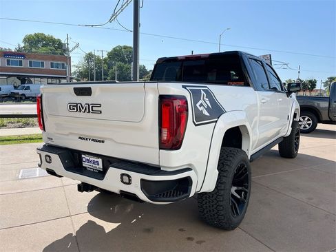 New 2025 GMC Sierra 1500 AT4 w/ AT4 Premium Package image 8