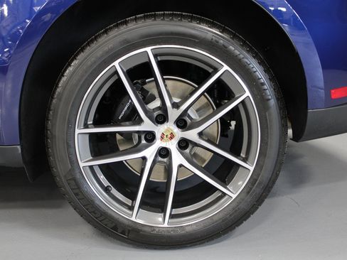 New 2026 Porsche Macan image 12