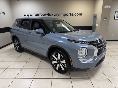 New 2026 Mitsubishi Outlander SE image 1