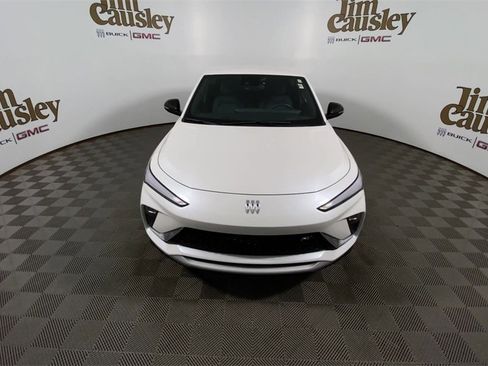 Used 2024 Buick Envista Sport Touring w/ Convenience I Package image 3