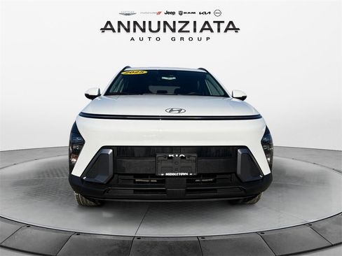 Used 2025 Hyundai Kona SEL image 8