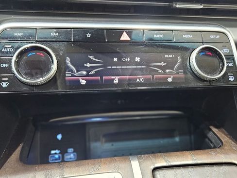 Used 2024 Genesis GV80 2.5T image 36