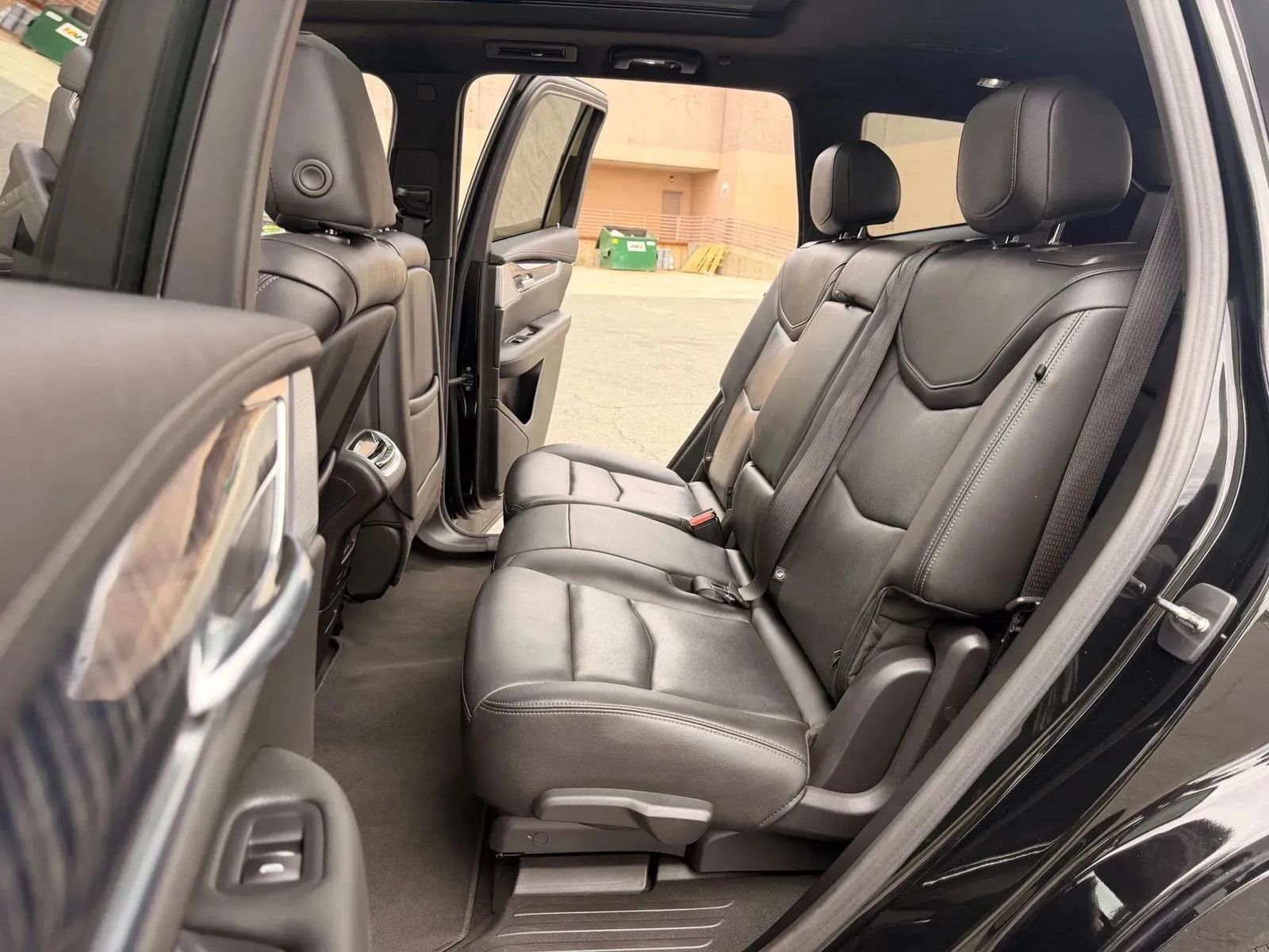 Used 2023 Cadillac XT6 Premium Luxury FWD image 16