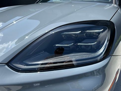 Used 2025 Porsche Cayenne Turbo image 13