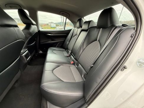 Used 2022 Toyota Camry SE image 13