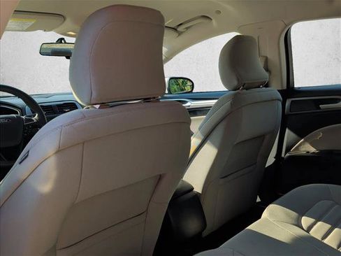 Used 2018 Ford Fusion S FWD image 19