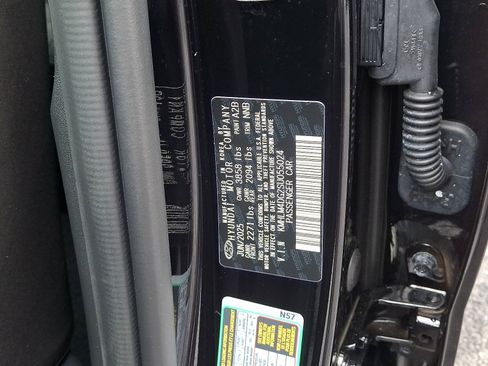 Certified 2025 Hyundai Elantra Sport image 26