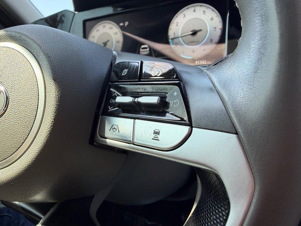 Used 2022 Hyundai Elantra SEL w/ Convenience Package FWD image 29