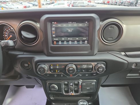 Used 2019 Jeep Wrangler Unlimited Sport S image 25