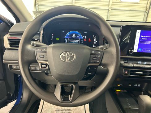 Certified 2025 Toyota Camry LE image 8