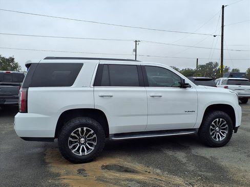Used 2017 GMC Yukon SLT image 8