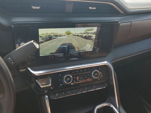 Used 2024 GMC Sierra 2500 Denali Ultimate image 27