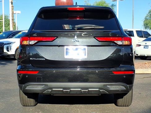 Used 2022 Mitsubishi Outlander ES image 4