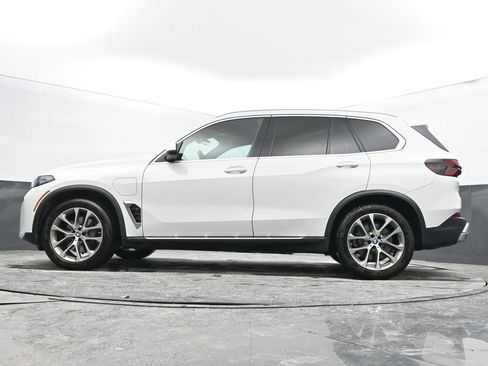 Used 2024 BMW X5 xDrive50e image 26