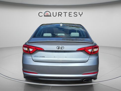 Used 2016 Hyundai Sonata SE FWD image 4