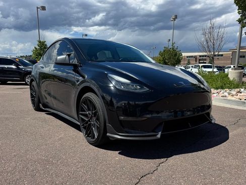 Used 2021 Tesla Model Y Long Range AWD/4WD image 1