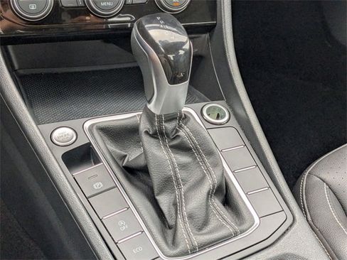 Used 2024 Volkswagen Jetta SE image 23