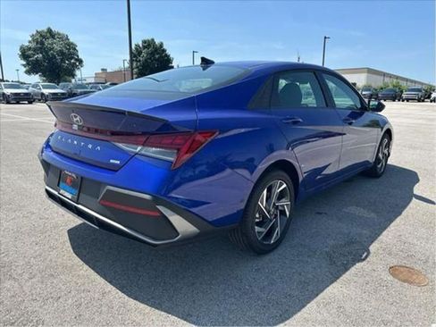 Used 2025 Hyundai Elantra SEL FWD image 30