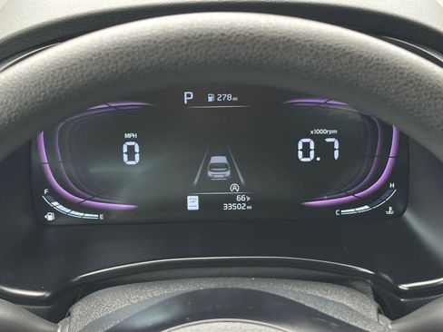 Used 2025 Kia Soul LX w/ LX Technology Package FWD image 38