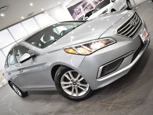 Used 2017 Hyundai Sonata SE image 4