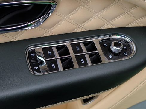 Used 2021 Bentley Bentayga Speed AWD/4WD image 22