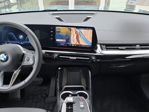 Certified 2025 BMW X2 xDrive28i w/ Convenience Package image 17