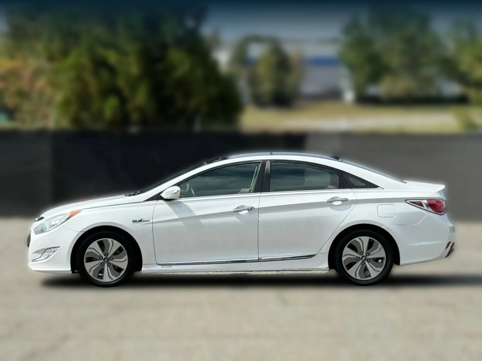 Used 2015 Hyundai Sonata Limited w/ Option Group 02 FWD image 8