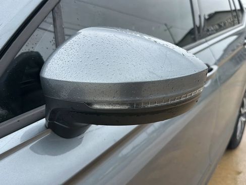 Used 2021 Volkswagen Tiguan S FWD image 9