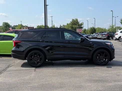 Used 2024 Ford Explorer ST-Line w/ Class IV Trailer Tow Package AWD/4WD image 2