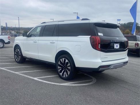 New 2025 Ford Expedition Max Platinum w/ Driver's Package image 4