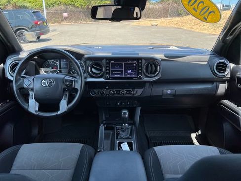 Used 2020 Toyota Tacoma TRD Off-Road w/ Blackout Package AWD/4WD image 11