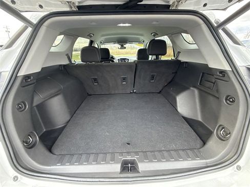 Used 2022 GMC Terrain SLE w/ Driver Convenience Package image 24