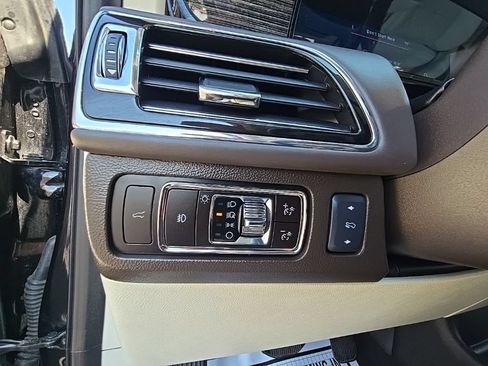 Used 2023 Lincoln Navigator Black Label AWD/4WD image 10