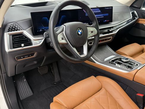 Used 2024 BMW X7 xDrive40i w/ Executive Package AWD/4WD image 4