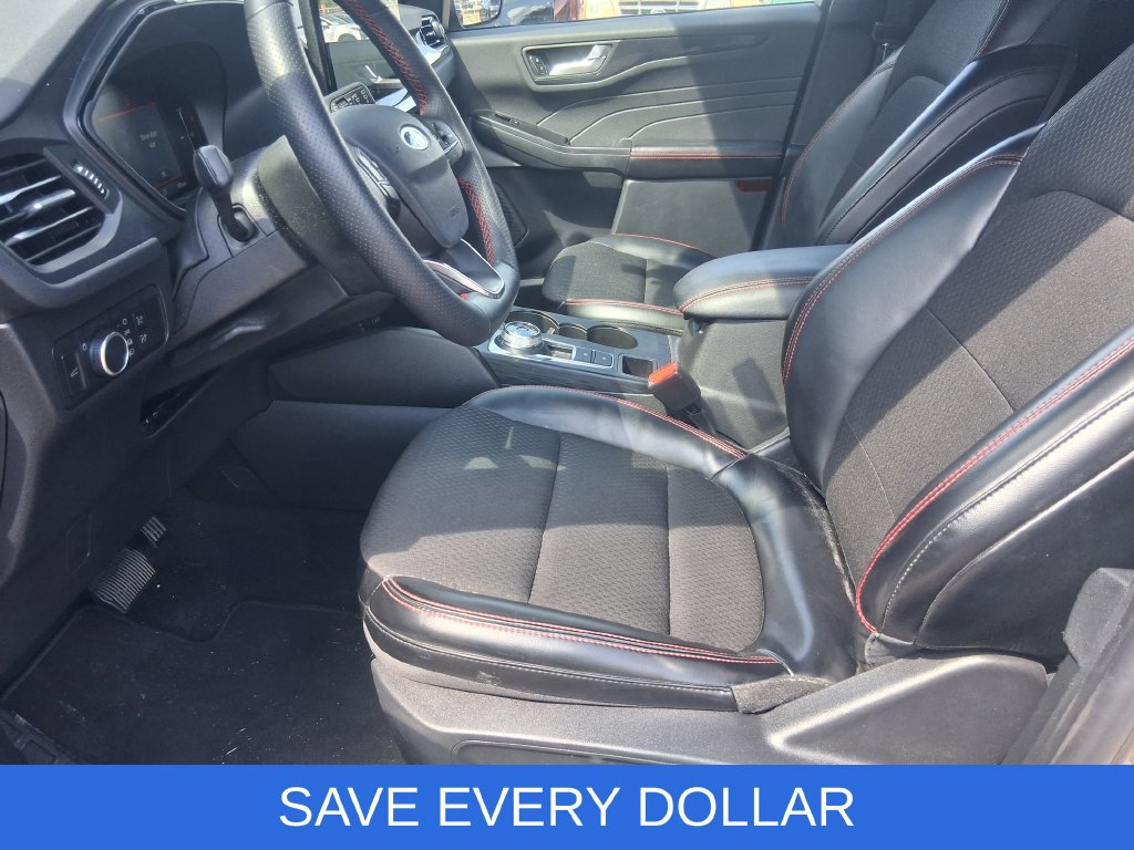 Used 2025 Ford Escape ST-Line w/ Tech Pack #1 FWD image 10
