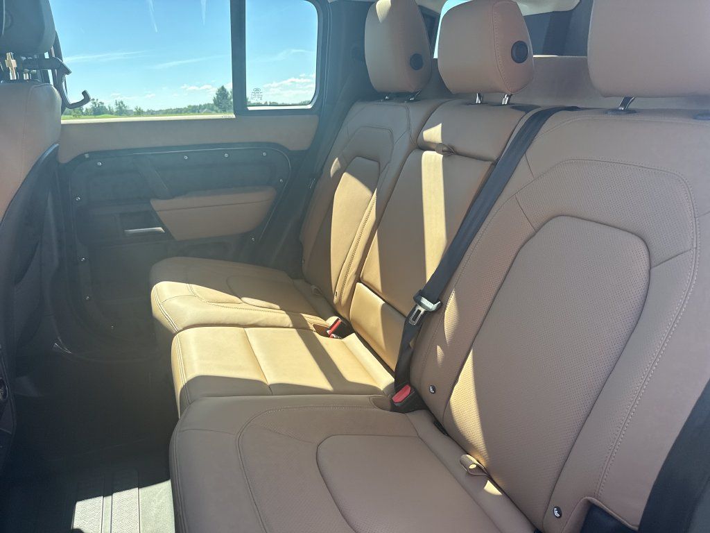 New 2026 Land Rover Defender 110 S AWD/4WD image 13