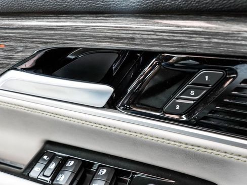 Used 2022 Jeep Wagoneer Series III w/ Premium Group I AWD/4WD image 47