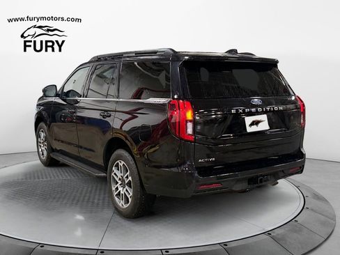 Used 2025 Ford Expedition Active AWD/4WD image 5