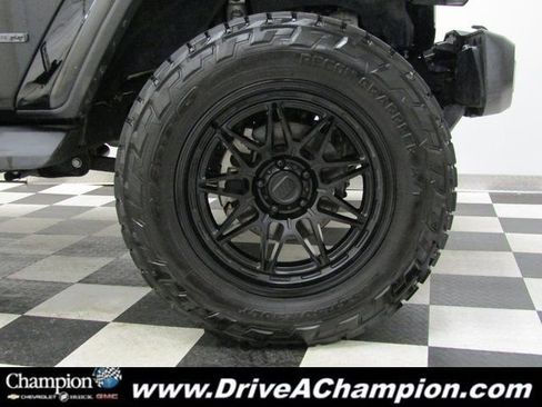 Used 2021 Jeep Gladiator Overland w/ Popular Equipment Package image 3