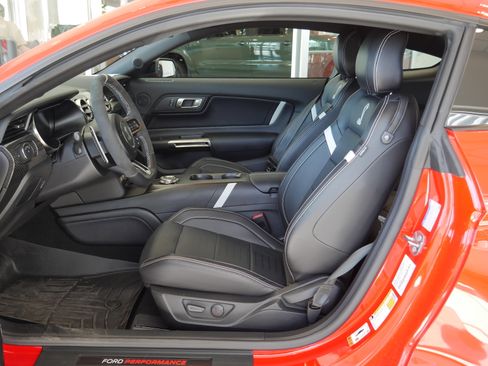 Certified 2021 Ford Mustang Shelby GT500 w/ Technology Package RWD image 5
