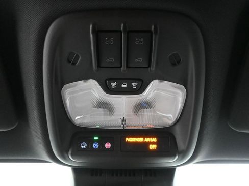 Used 2024 GMC Canyon Denali image 35