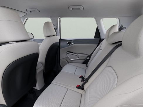 New 2025 Kia Soul LX image 18