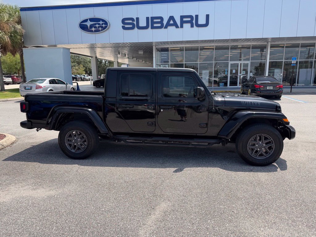 Used 2022 Jeep Gladiator Sport AWD/4WD image 2