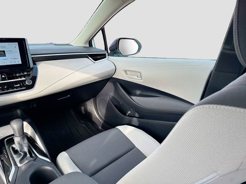 Used 2024 Toyota Corolla LE image 18