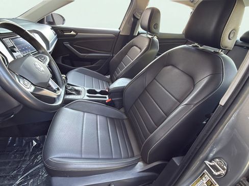 Used 2024 Volkswagen Jetta SE FWD image 14